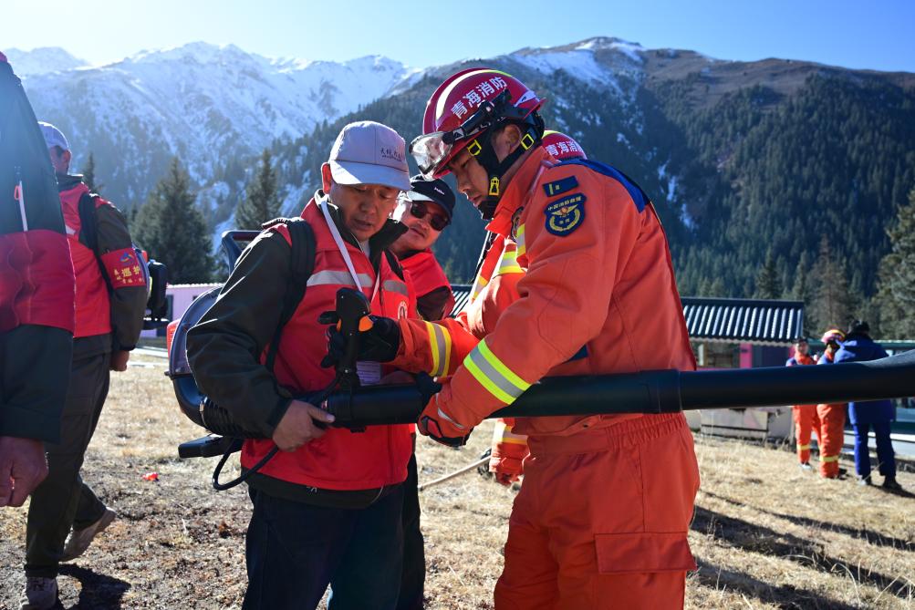 青海祁連：消防進(jìn)林區(qū) 共筑“防火墻”
