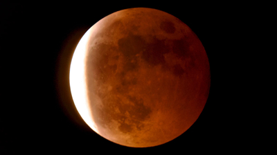 共賞&ldquo;紅月亮&rdquo;！青海多地昨夜上演月全食