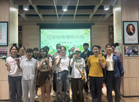 弘旭團(tuán)總支開展“艾香傳情，錘享安康”主題活動(dòng)